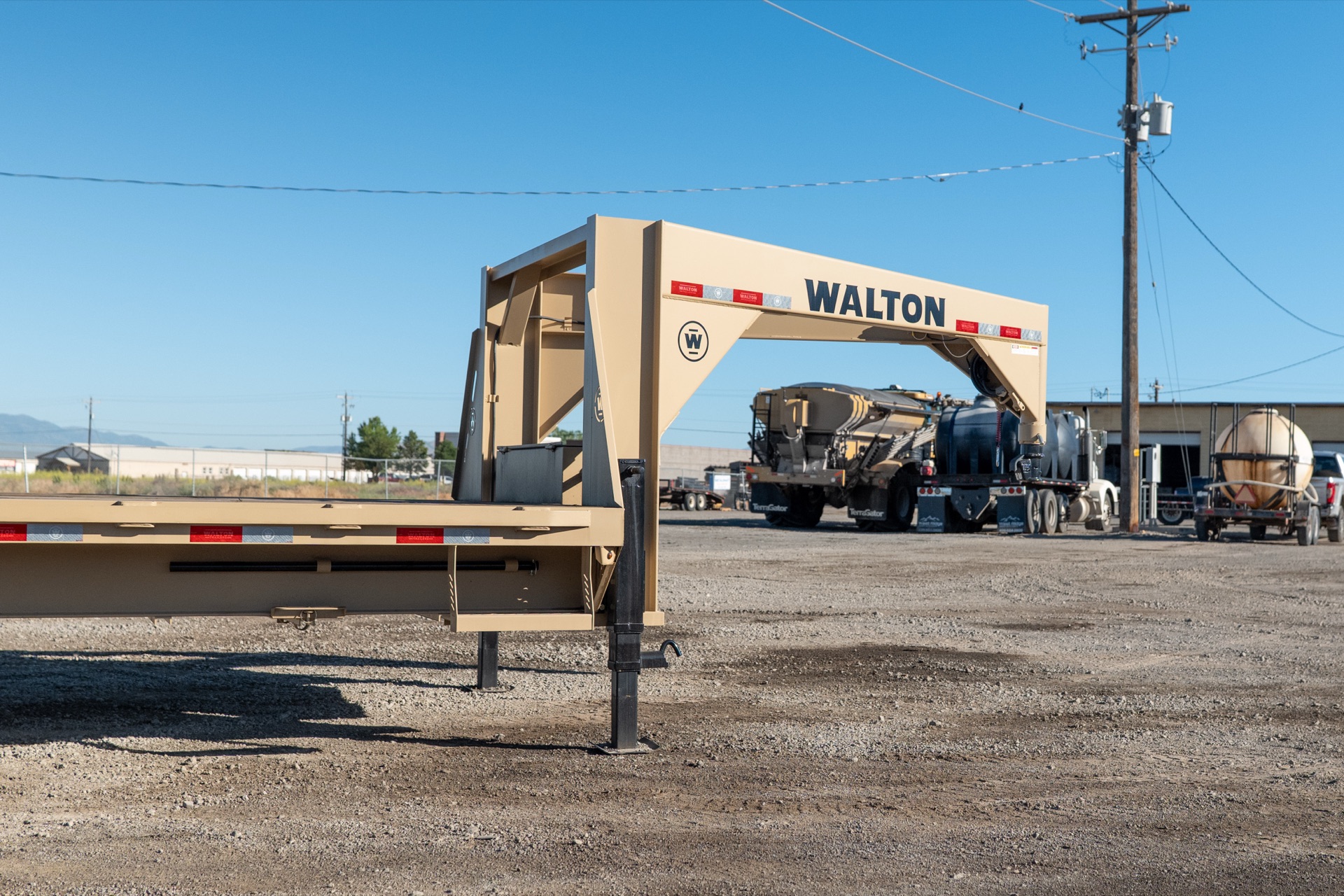 FBH207 — Front gooseneck view