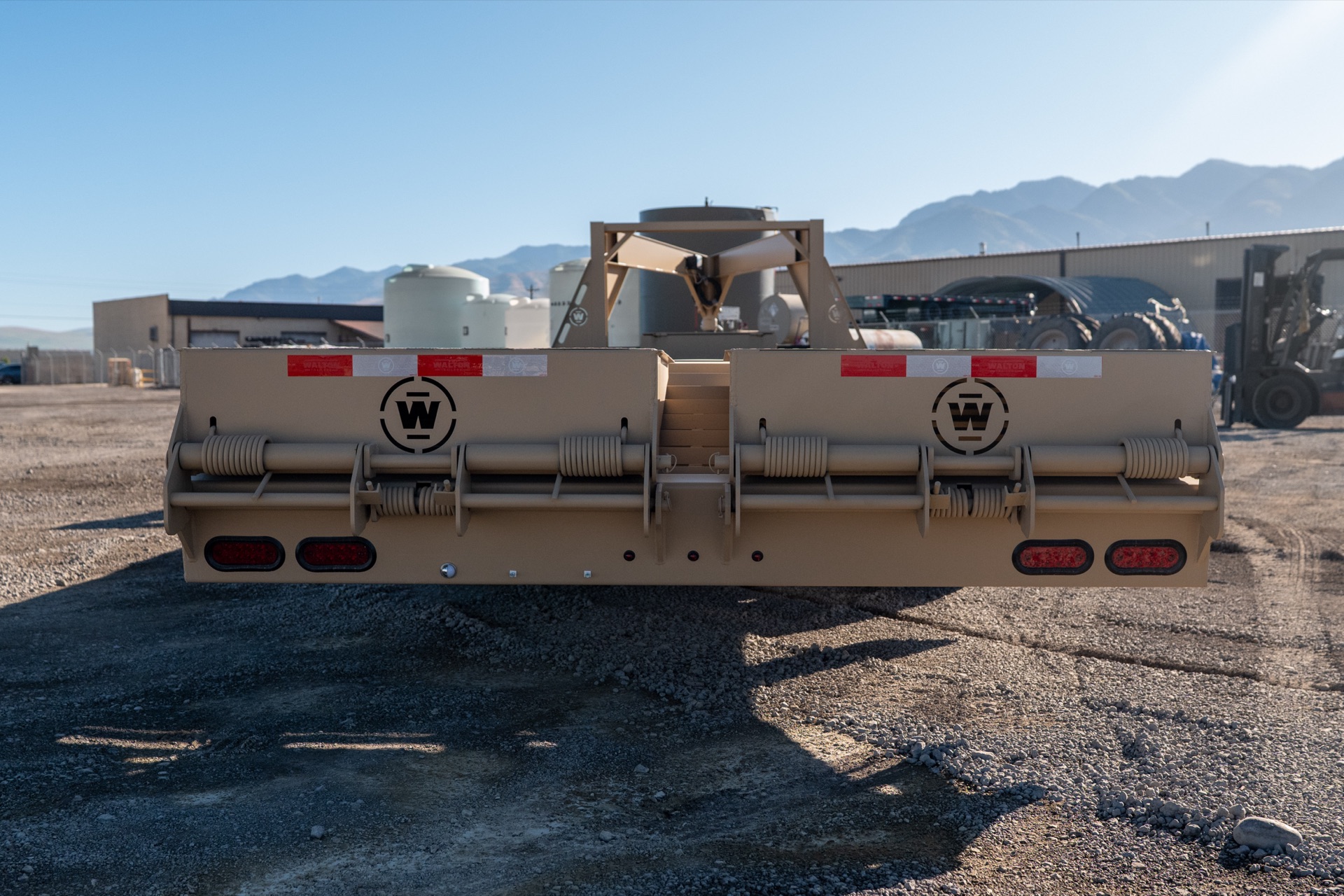 FBH207 — Rear view